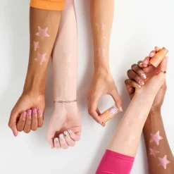 Essence Baby Got Holo Glow Highlighter Stick< Blush