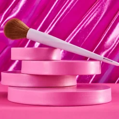 Essence Blush & Highlighter Brush< Blush- & Bronzerbørster