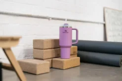 Stanley FlowState Tumbler< Drikkedunke