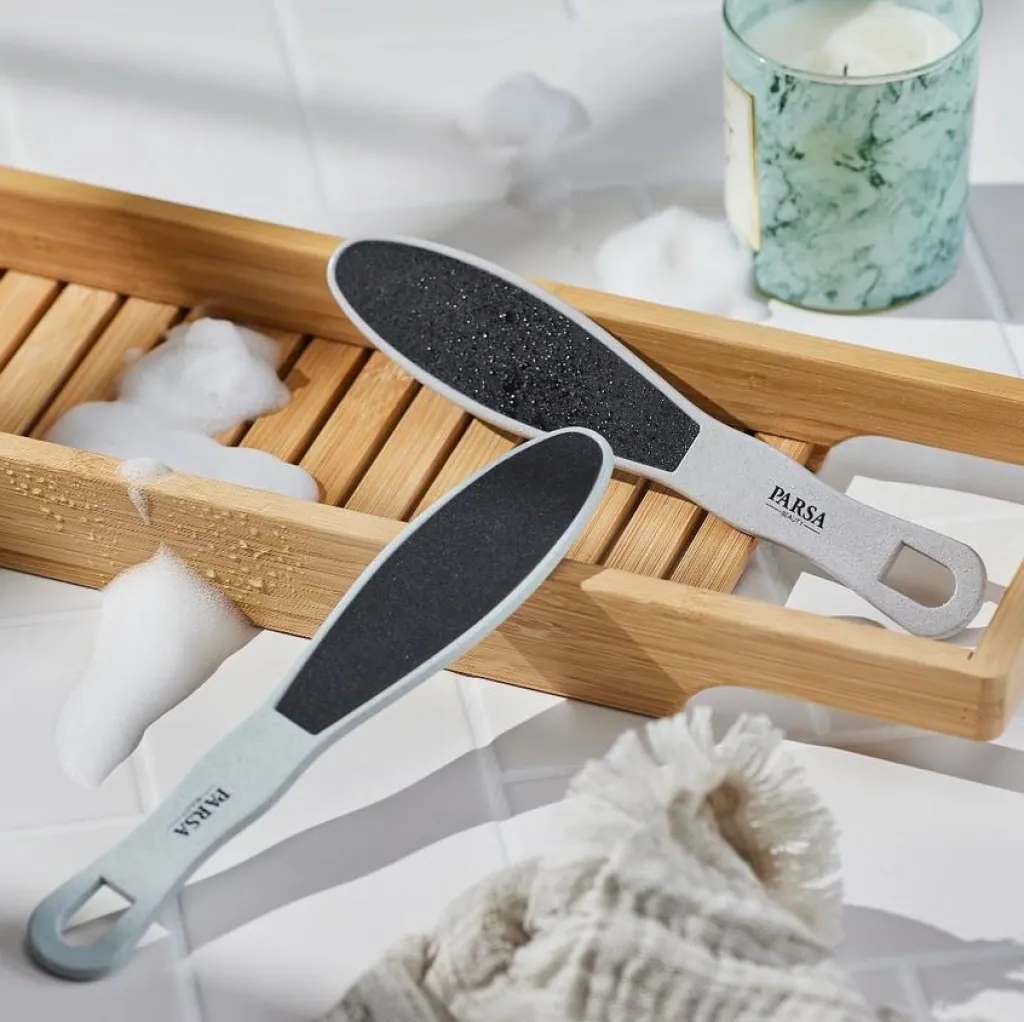 Parsa Fodfil< Fodpleje