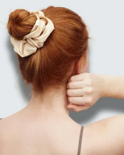 Hairlust Satin Silk Scrunchies XXL< Hårpynt